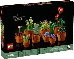 Highly adaptable LEGO creationsLEGO 10329 Icons Tiny Plants