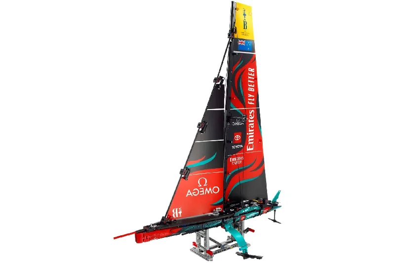 Endlessly customizable LEGO setsLEGO Technic Emirates Team New Zealand AC75 Yacht