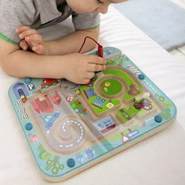Fun gamesTown Maze Magnetic Puzzle Game